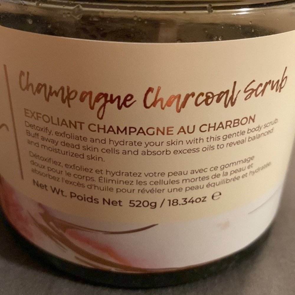Manna Kadar Champagne Charcoal Scrub, 18.34 oz - Picture 2 of 5